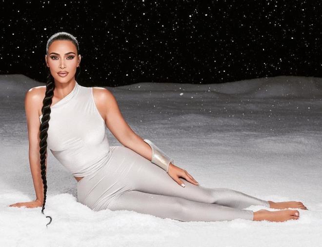 Ayrılık yaradı! Kim Kardashian'ın yeşil bikinisiyle verdiği poza beğeni yağdı