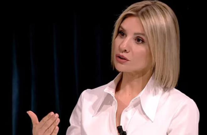 İzdivaç programında onlarca kişiyi evlendiren Esra Erol'dan dikkat çeken çıkış: Gençler evlilikten uzak dursun