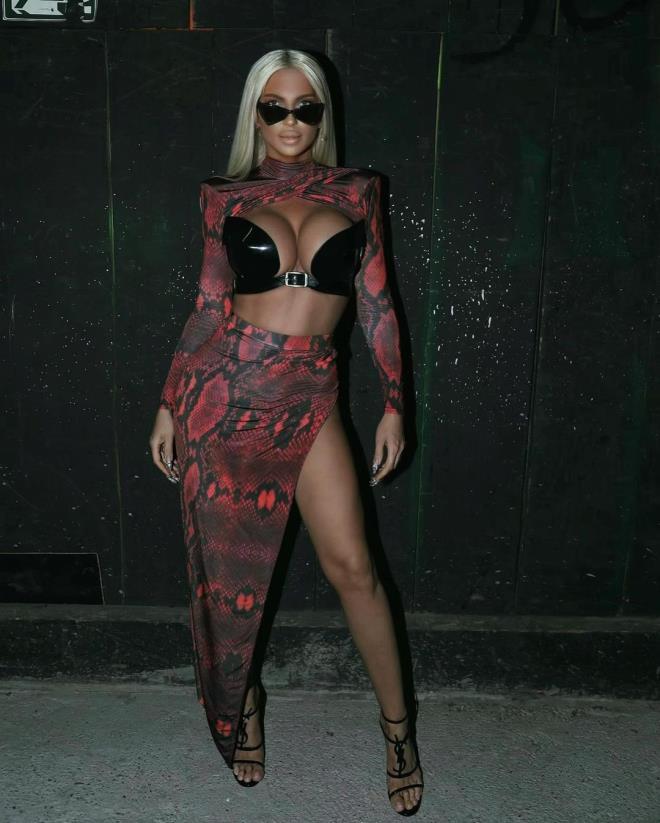 Yasak aşk iddiasıyla olay olan eski yenge Jelena Karleusa paylaşımıyla eşini yere göğe sığdıramadı