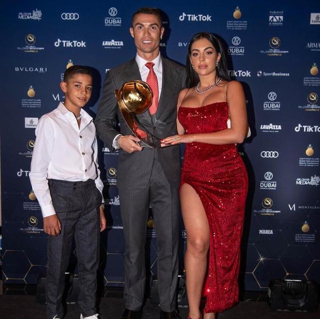 Ronaldo’nun sevgilisi Rodriguez 5. çocuğu istiyor