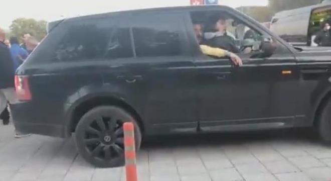 Mustafa Üstündağ'ın arabada kucağına oturmuştu! Gelin adayının değişimi dudak uçuklattı