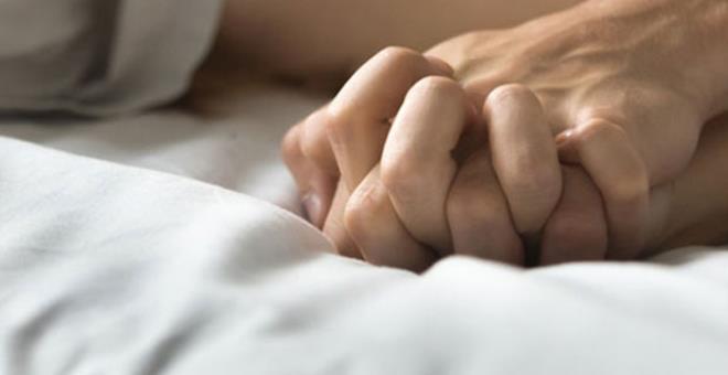 Rezaletin tanımı! 24 yaşındaki öğretmen üç öğrencisiyle ilişkiye girdi, birinden hamile kaldı