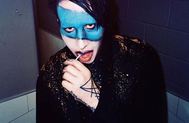Müzisyen Marilyn Manson'a asistanından cinsel saldırı suçlaması: Zorla tecavüz edip, misafirlerinin dokunmasına izin verdi