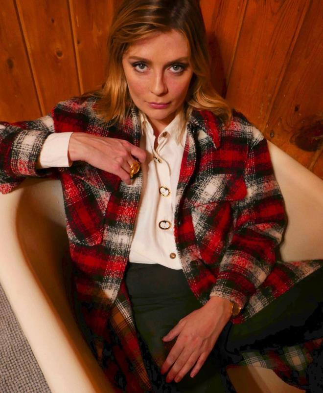 Bakire olduğu için baskı hisseden güzel oyuncu Mischa Barton itiraf etti: Sonunda biriyle birlikte oldum