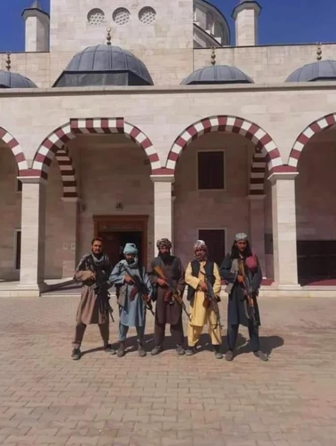 Ölçülü iletiler verip öteki tarafta el kesiyorlar! İşte Taliban'ın kan donduran uygulamaları