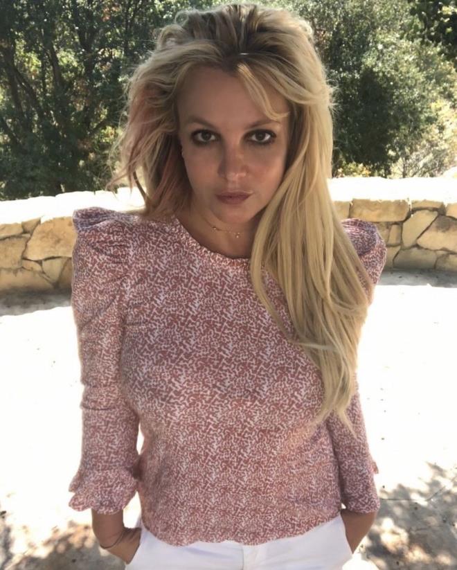 Özgürlüğüne kavuşan Britney Spears, çırılçıplak verdiği pozlarını paylaştı