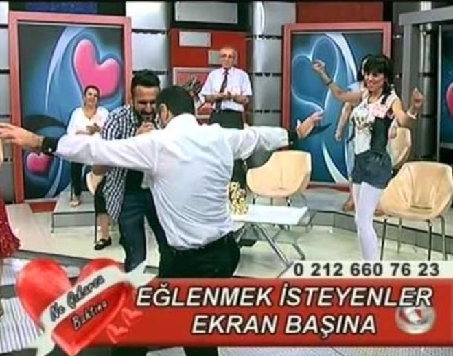 Kaygıları halay çekerek unutturan Flash TV bomba üzere geliyor! İşte yeni logosu ve takımı