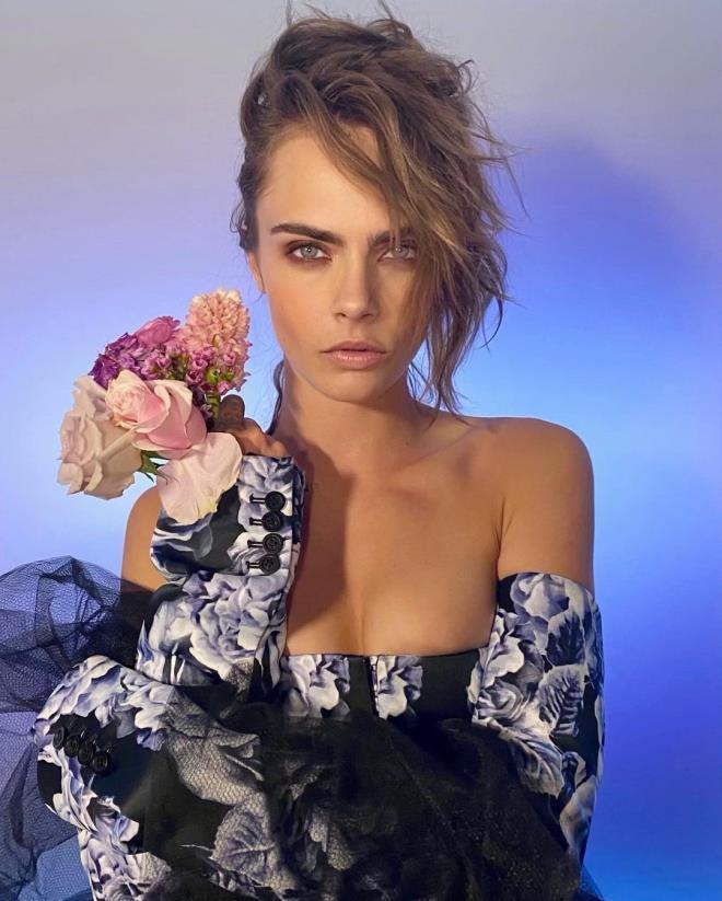 Podyumların asi kızı Cara Delevingne'dan farklı cinsel münasebet itirafı! En mahrem şeyi dahi söyledi