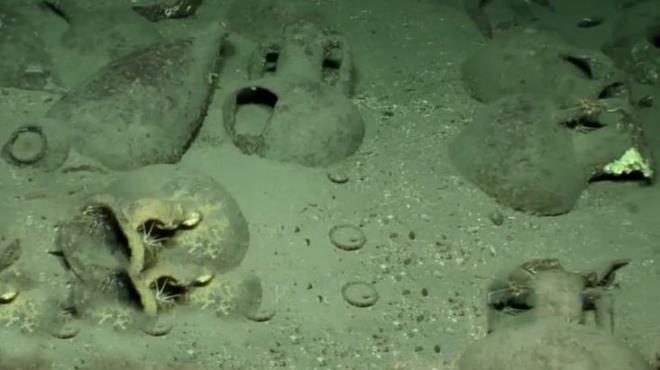 Denizin binlerce metre derinliğinde bulundu! 2 bin 500 yıllık enkazdan neler çıktı neler