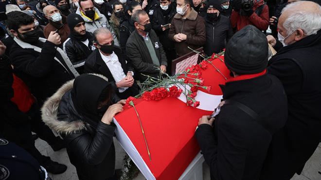 Gözler onu aradı! Türk Sineması'nın Sultan'ı, sessizce tabutun yanına gelip dostuna veda etti - Resim 5