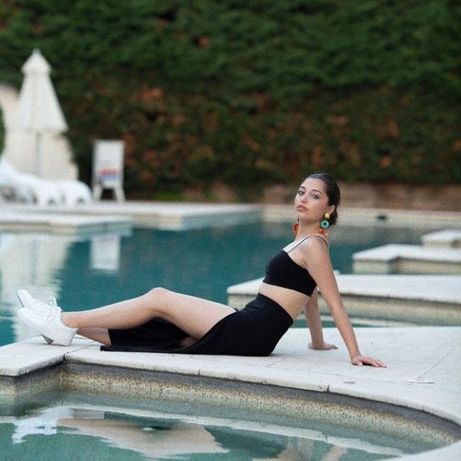 Mihrimah Sultan'ın kızı büyüdü! Görenler Nurgül Yeşilçay'a benzetiyor - Resim 9