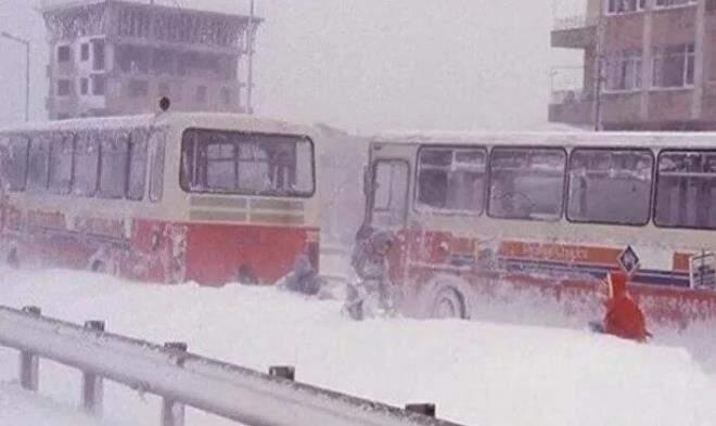 Hiç kimse beklemiyordu! İşte İstanbul'a bir gecede gelen efsanevi 1987 kar fırtınası