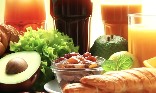 Dışarıda Yemek Gezmek: Restoranlarda Sağlıklı Beslenme İçin İpuçları