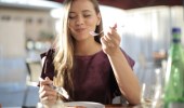 Mindful yeme (Dikkatli yeme): Yiyeceklerle sağlıklı bir ilişki nasıl geliştirilir?