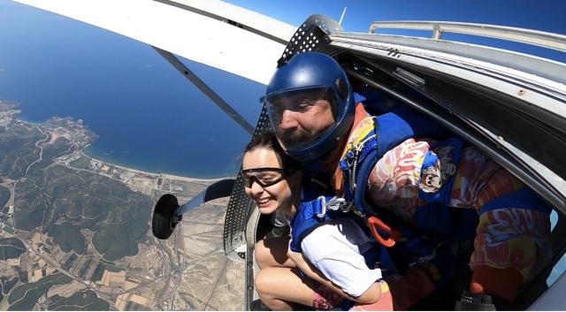 Bakmadangezme Tuğçe Şen Serbest Paraşüt (Skydiving) Deneyimini Anlatıyor.