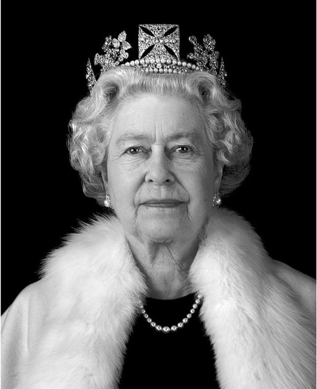 KraliçeHerkes Ölür! Gün Gelir Ölüm De Ölür! Eski Dünyanın Son Büyük Monarkı Kraliçe Elizabeth'e Dair