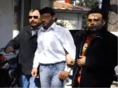 Roma ve Bizans dönemlerine ait tarihi eserleri satmak isterken yakalandı