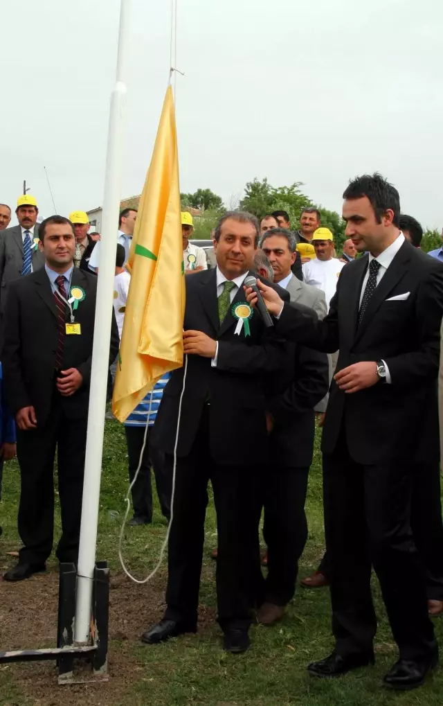 Emenli Merasına Altın Bayrak Çekildi