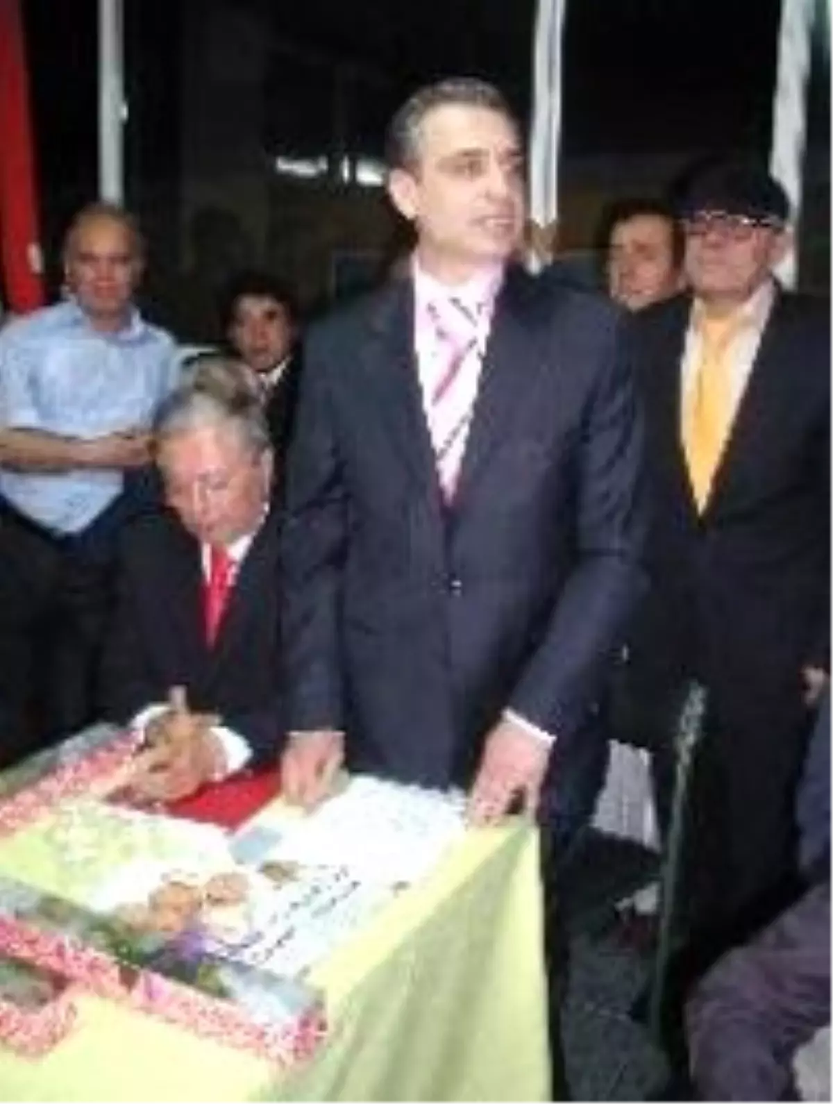 Dp Usak Adayi Ozdemir Usak I Aydinlik Gunlere Tasiyacagiz Haberler