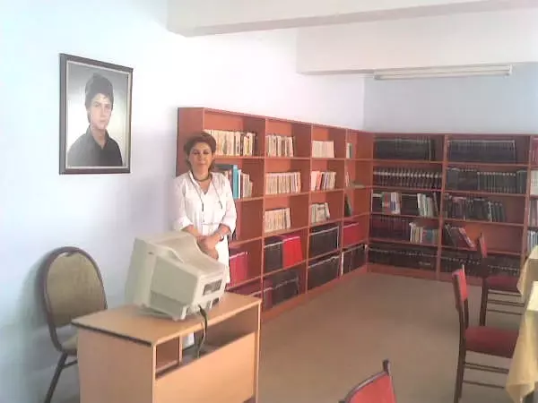 Öldürülen Öğrencinin Anısına Kütüphane