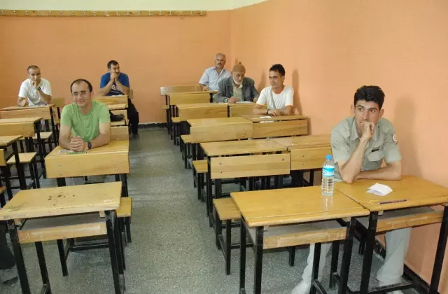 Ehliyet Almak İçin 80 Yaşında Sınava Girdi Ehliyet Almak İçin 80 Yaşında Sınava Girdi