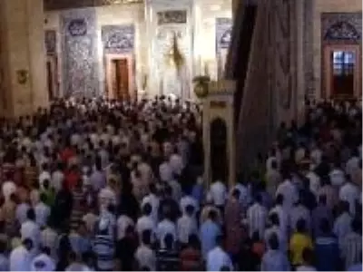 Adana'da Berat coşkusu; vatandaşlar Sabancı Merkez Camii'ne akın etti Adana'da Berat coşkusu; vatandaşlar Sabancı Merkez Camii'ne akın etti