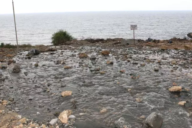 kktc nin turizm baskenti girne de cevre felaketi haberler