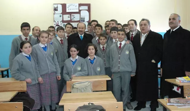 Bakan Hüseyin Çelik Ardahan'da Bakan Hüseyin Çelik Ardahan'da