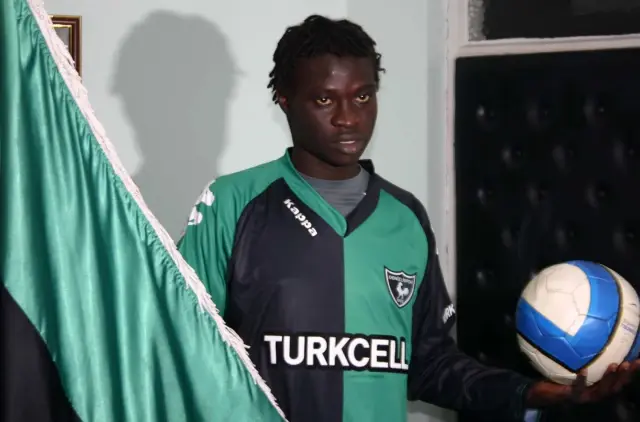 Denizlispor, Senegalli Gueye'yi renklerine bağladı