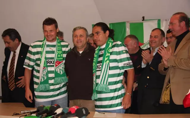 Romashenko ve Gutierrez, Bursaspor'a imza attı Romashenko ve Gutierrez, Bursaspor'a imza attı