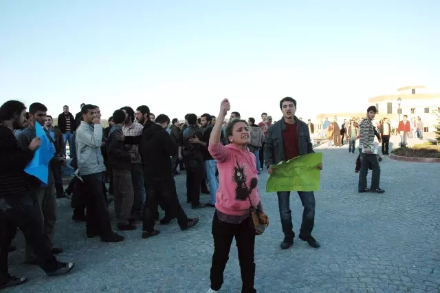 YÖK Başkanı Özcan'a Kocaeli'de Protesto - Haber