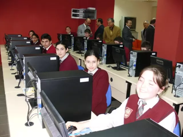 Bafra'da Halka Açık İnternet Erişim Merkezi