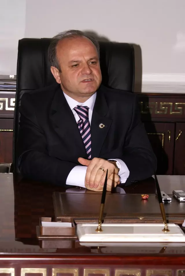 Van Valisi Özdemir Çakacak Erciş İlçesinde İncelemelerde Bulundu