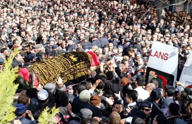 Siirtli Müşerref Özcan Vefat Etti Siirtli Müşerref Özcan Vefat Etti