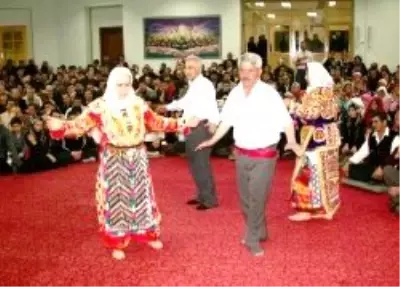 Alevi-Sünni kaynaşması cem töreninde yaşandı Alevi-Sünni kaynaşması cem töreninde yaşandı