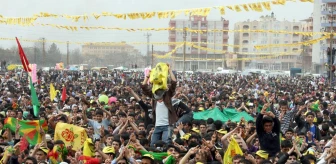 Batman'da Nevruz Bayramı PKK'nın Gösterisine Dönüştü