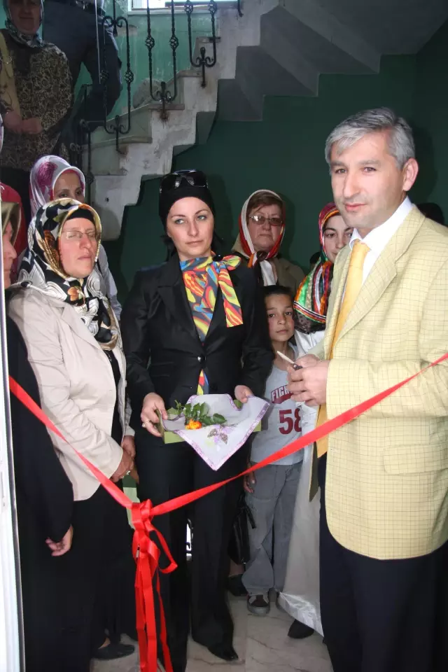 Beyköy'de Belediye ile Hem İşbirliğinde El Sanatları Sergisi ve Kermesi Açıldı Beyköy'de Belediye ile Hem İşbirliğinde El Sanatları Sergisi ve Kermesi Açıldı