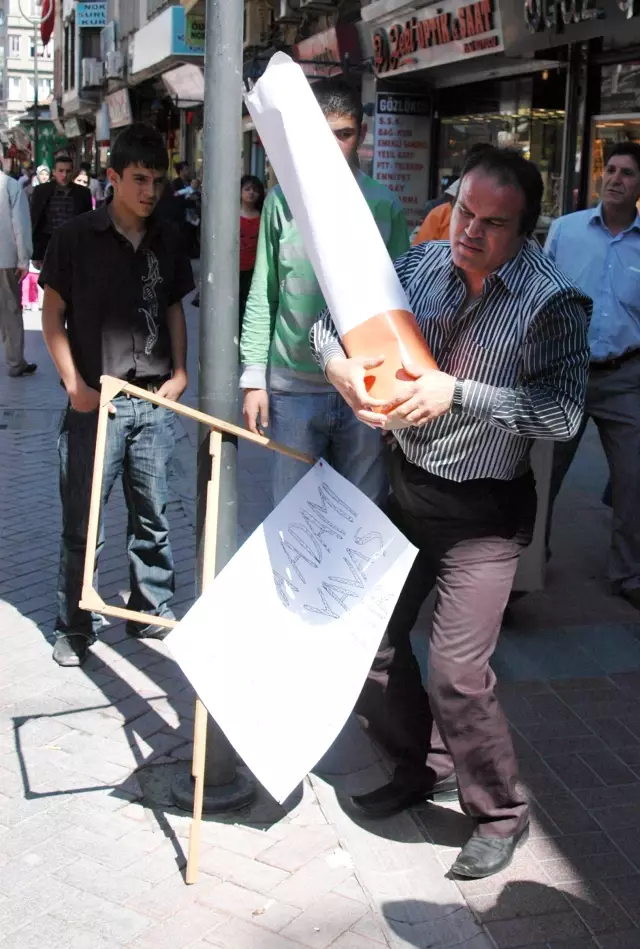 Gaziantepli Tiyatrocudan Sigara Yasağına Destek Gaziantepli Tiyatrocudan Sigara Yasağına Destek