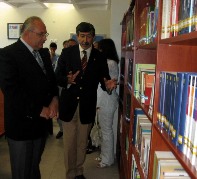 Eskişehir Türk Ocağı, Eti Sosyal Bilimler Lisesi'nde Kütüphane Açtı