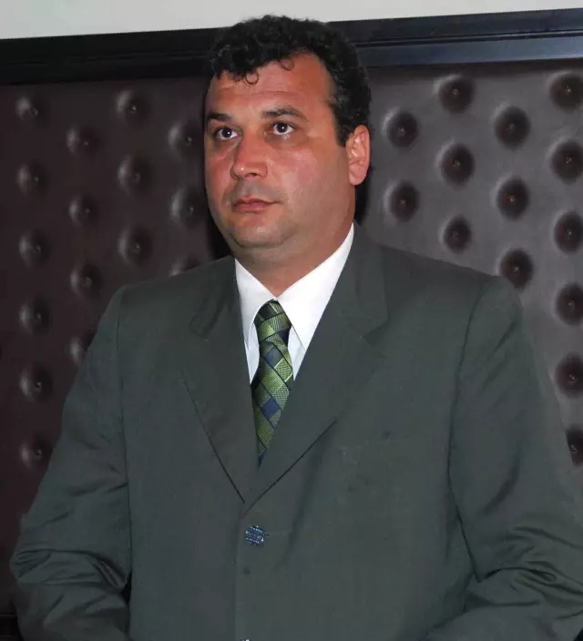 Ceyhan�da Atıl Durumdaki Afet Evleri Lojmanları Devlet Memurlarına