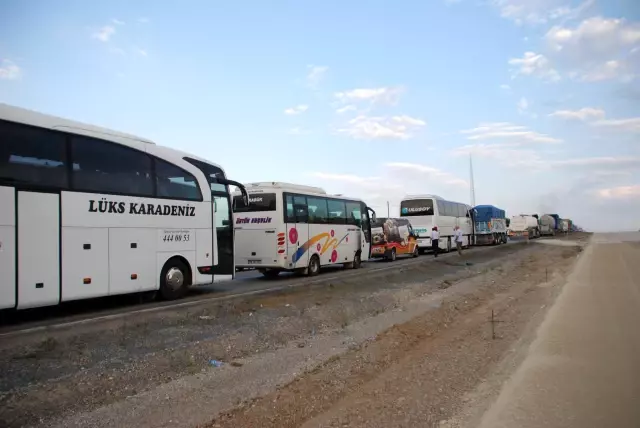 Gerede- Karabük Karayolunda Zincirleme Kaza: 1 Ölü, 15 Yaralı Gerede- Karabük Karayolunda Zincirleme Kaza: 1 Ölü, 15 Yaralı