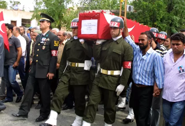 Şehit Köy Korucusu Toprağa Verildi