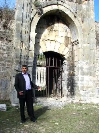 Selçuklu Eseri Kargıhan Onarılarak Kültür Turizme Kazandırılmayı Bekliyor Selçuklu Eseri Kargıhan Onarılarak Kültür Turizme Kazandırılmayı Bekliyor