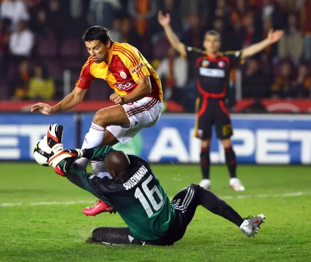 Galatasaray - Kayserispor: 1- 0 (İlk Yarı) Galatasaray - Kayserispor: 1- 0 (İlk Yarı)