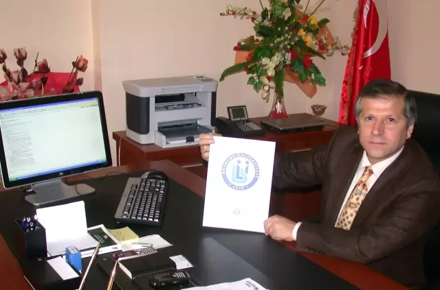 bayburt universitesi nin logosu
