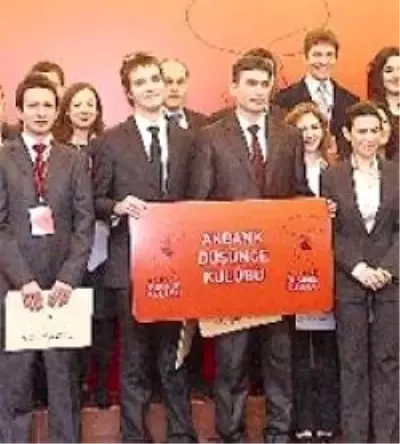 'Düşünce Yarışı' Üç Öğrenciye Harvard Yaz Okulu Kapısı Açtı 'Düşünce Yarışı' Üç Öğrenciye Harvard Yaz Okulu Kapısı Açtı