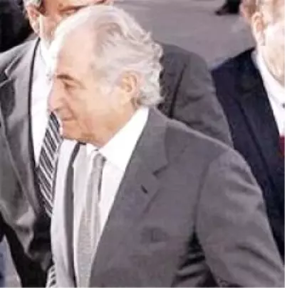 Madoff, Mafya Babalarının Cezaevine Konuldu Madoff, Mafya Babalarının Cezaevine Konuldu
