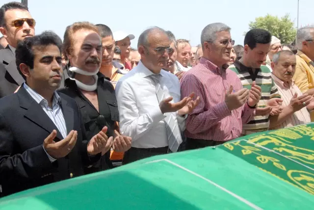 Orhan Gencebay, Annesini Son Yolculuğuna Uğurladı - Haberler