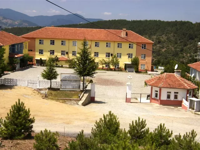 Bursa Öğretmen Lisesi Yeni Döneme Sancılı Giriyor Haberler