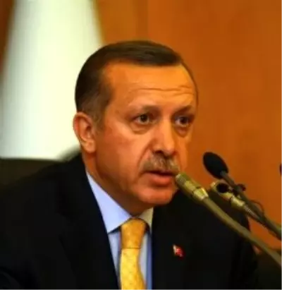 Şiir Okudu, Hapis Günlerini Anlattı Şiir Okudu, Hapis Günlerini Anlattı